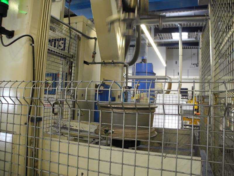 Centro di foratura e tornitura Maus per ruote in alluminio linea 5, usato