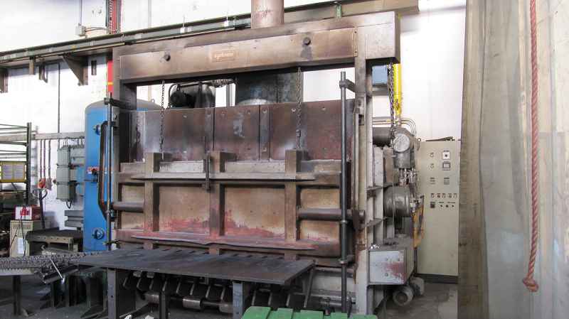 ea2e95520bf19f53f79946af4e01aef6 Forno a camera Agotherm, usato