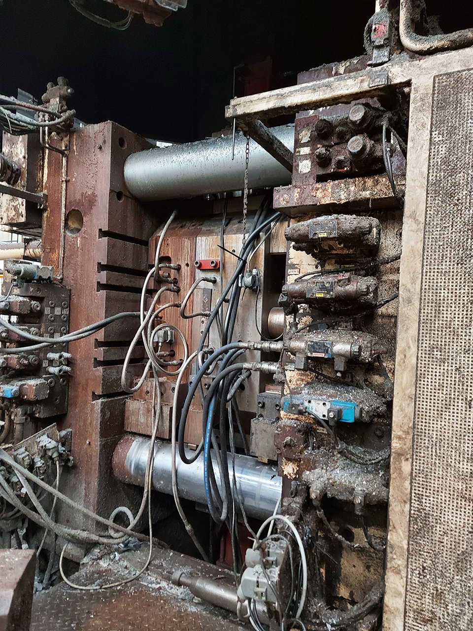 M-uller-Weingarten-GDK-1750-cold-chamber-die-casting-machine-KK1585-p4 Müller Weingarten GDK 1750 macchina di pressofusione a camera fredda KK1585, usata