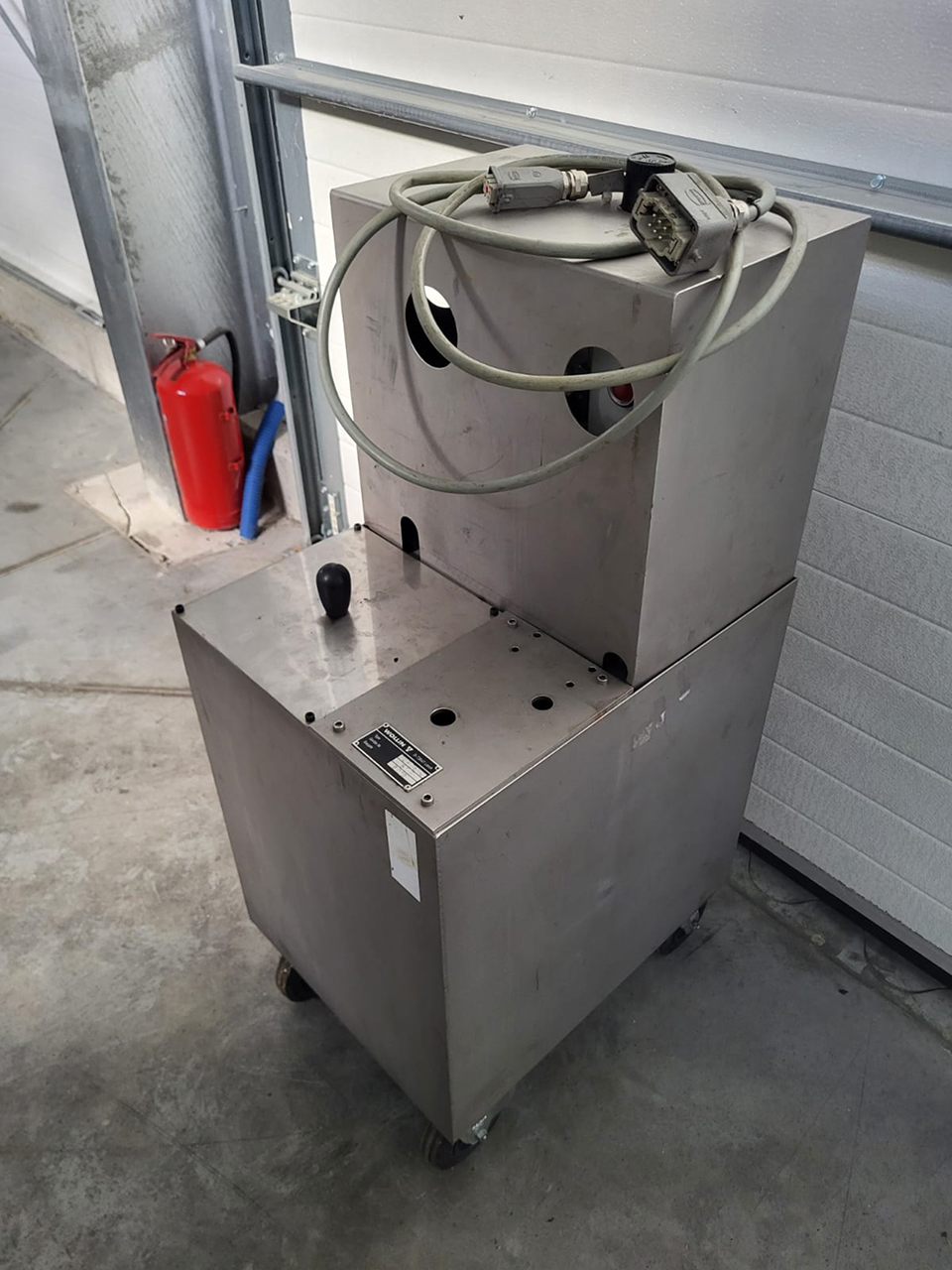Contenitore di lubrificazione Wollin 75 MD ZU2239, usato Contenitore di lubrificazione Wollin 75 MD ZU2239, usato