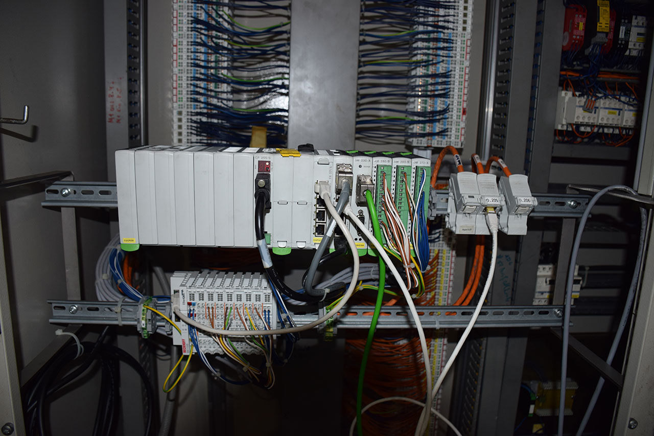 Armadio di comando Bühler H 630 B ZU2162, usato