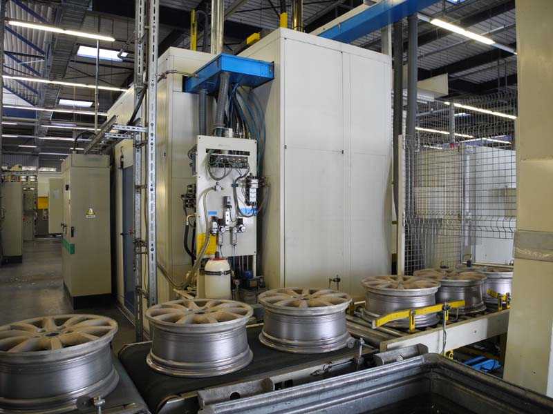 1565d3c37f8d867a62ae6452eefb9765 Centro di foratura e tornitura Maus per ruote in alluminio linea 5, usato