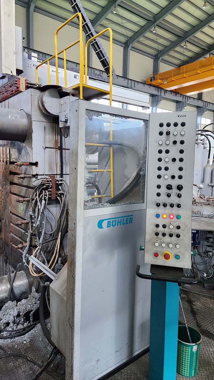 Bühler Evolution B 320 D cella di pressofusione a camera fredda KK1641, usata Bühler Evolution B 320 D cella di pressofusione a camera fredda KK1641, usata