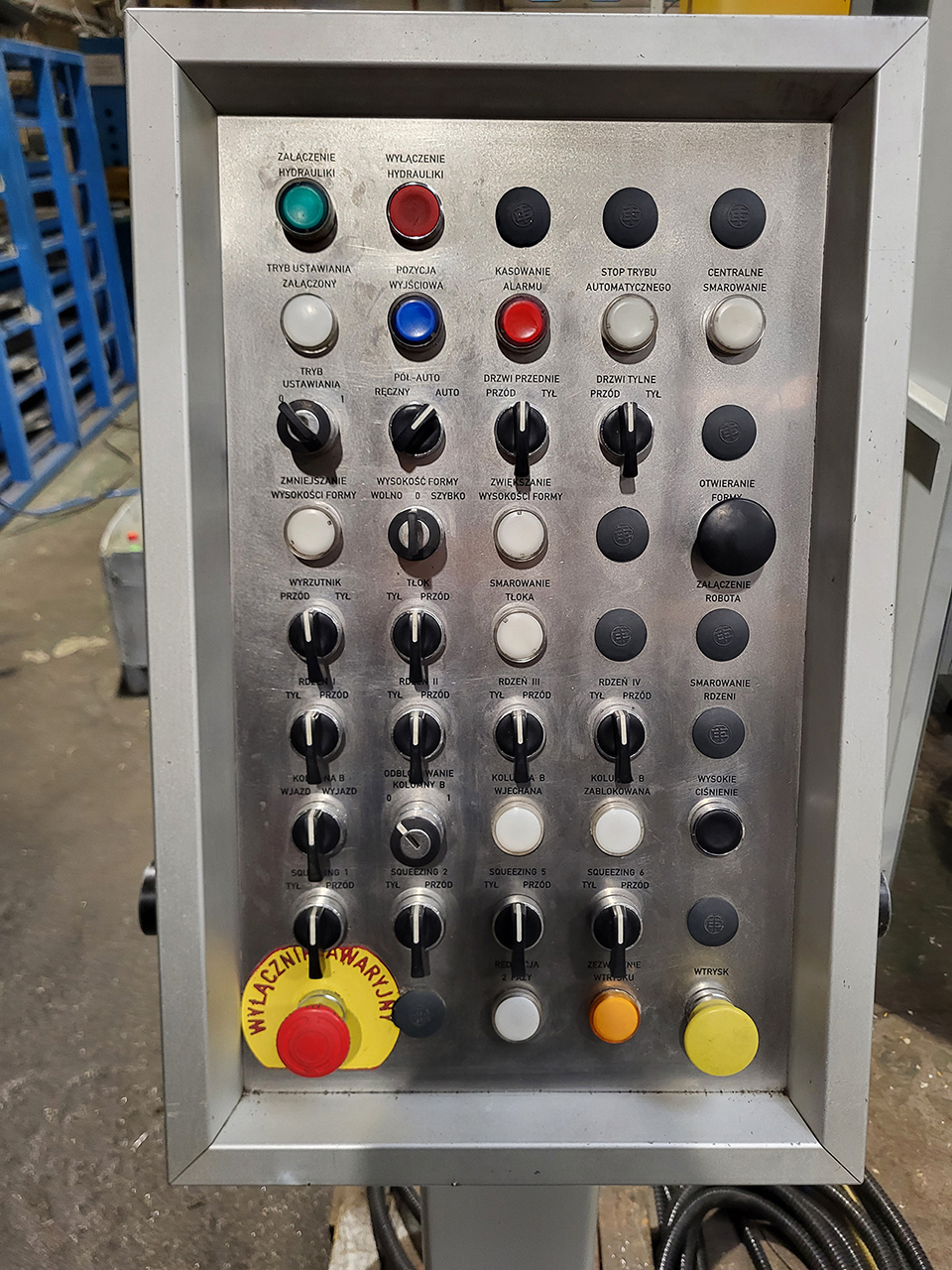 CDCM 800 SQ macchina per la pressofusione a camera fredda KK1638, utilizzata CDCM 800 SQ macchina per la pressofusione a camera fredda KK1638, utilizzata