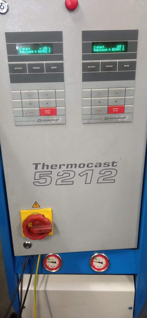 Unità di controllo della temperatura dell'olio Robamat Thermocast 5212 ZU2227, usata Unità di controllo della temperatura dell'olio Robamat Thermocast 5212 ZU2227, usata