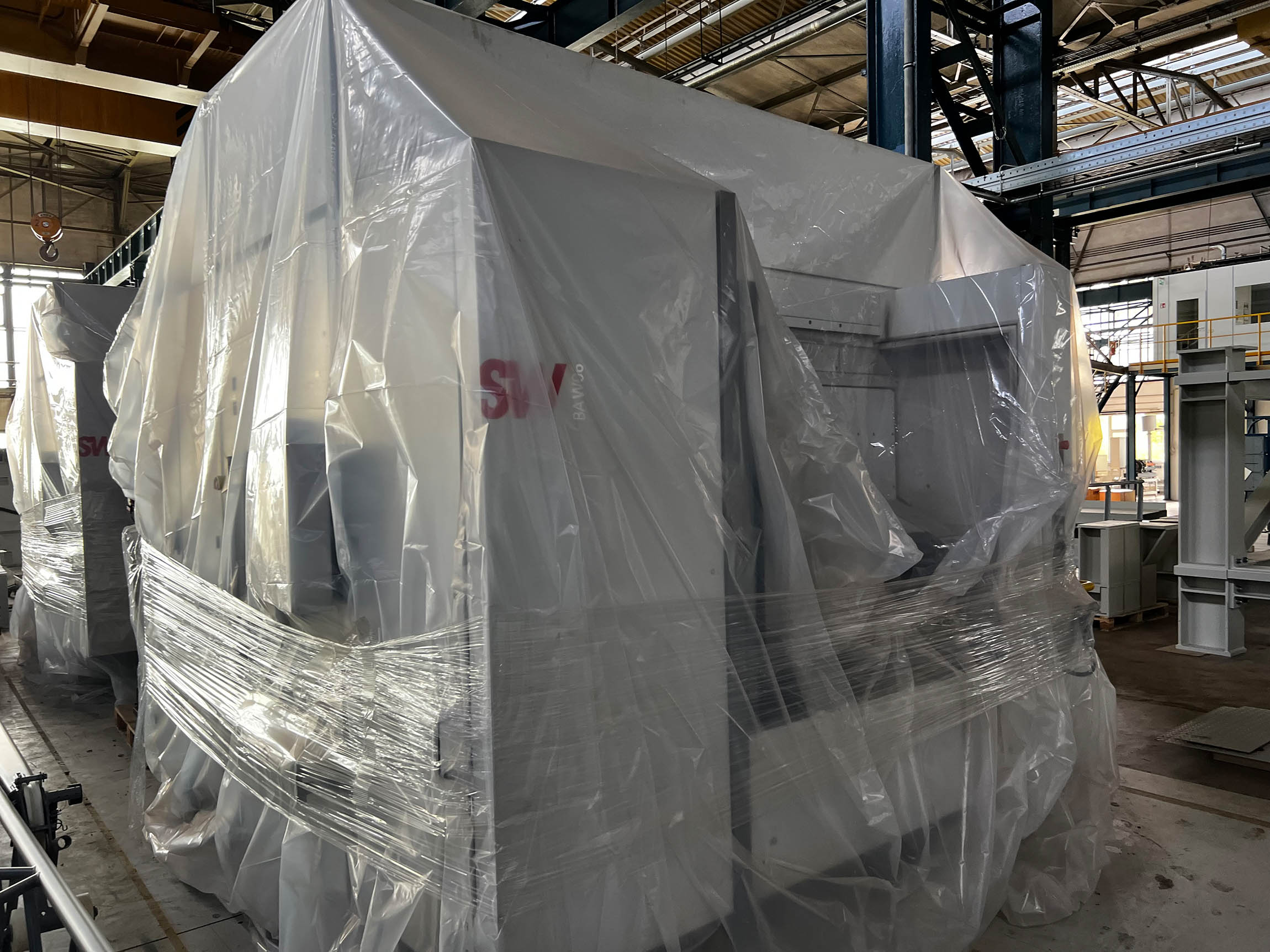 SW BA W06-22 Centro di lavorazione a 5 assi e doppio mandrino BA2408, usato