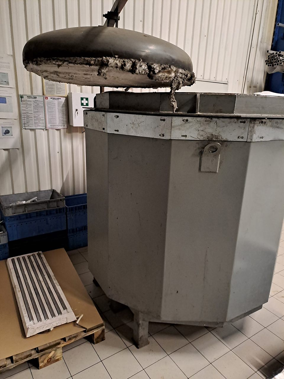 Forno a crogiolo Norgpol NTE 800/11 O1824, usato Forno a crogiolo Norgpol NTE 800/11 O1824, usato
