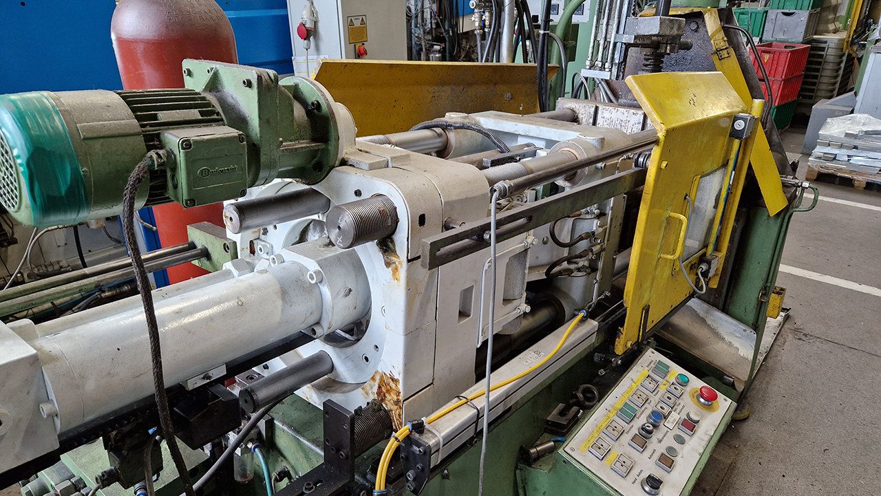Macchina per la pressofusione a camera calda Frech DAW 40 WK1459, usata Macchina per la pressofusione a camera calda Frech DAW 40 WK1459, usata