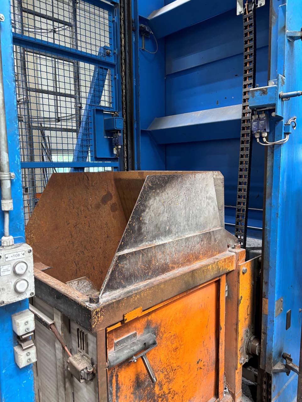 StrikoWestofen MH II-T 3000/2000 G-eg Plus+ forno di fusione e mantenimento O1843, usato StrikoWestofen MH II-T 3000/2000 G-eg Plus+ forno di fusione e mantenimento O1843, usato